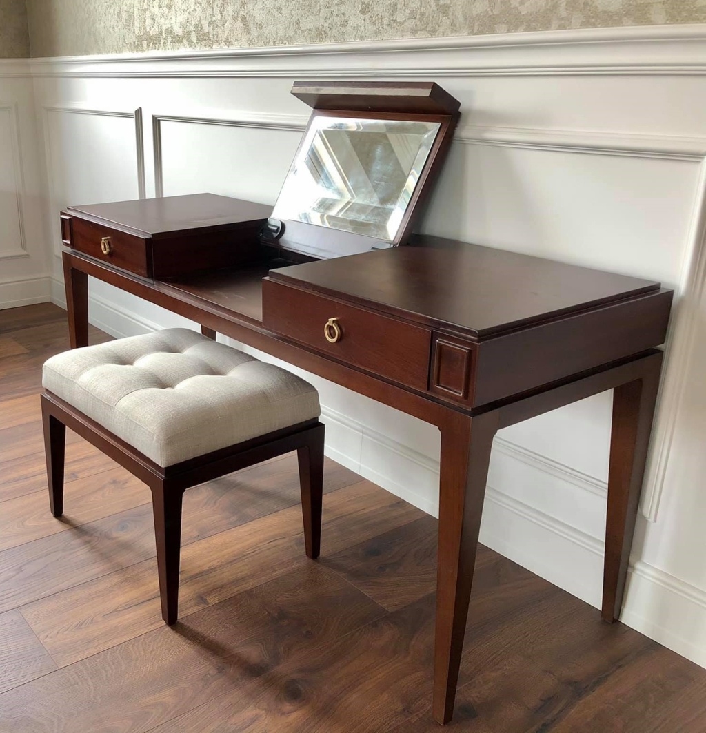 Gỗ Mahogany – Nét Sang Trọng Vượt Thời Gian Trong Biệt Thự Biên Hòa