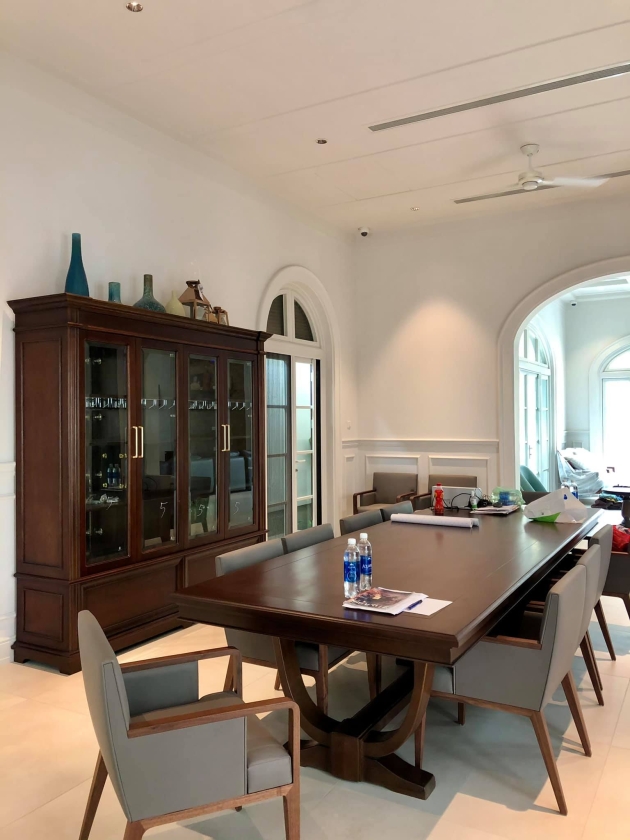 Gỗ Mahogany – Nét Sang Trọng Vượt Thời Gian Trong Biệt Thự Biên Hòa