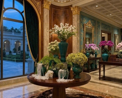 BÀN TRÀ TRÒN NGỌC HỒNG